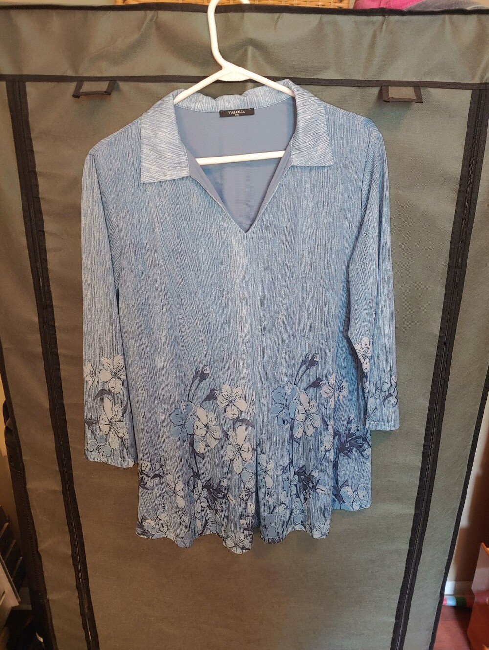 Women's Blue Floral V-Neck Tunic Top